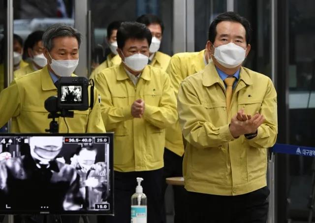 韓國1595例、日本894例、意大利470例…全球多地疫情升級！鐘南山建議全球形成聯(lián)防聯(lián)控機(jī)制.jpg